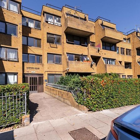 Luxury 3 Bedroom Flat With Balcony In Westbourne Park Лондон Экстерьер фото