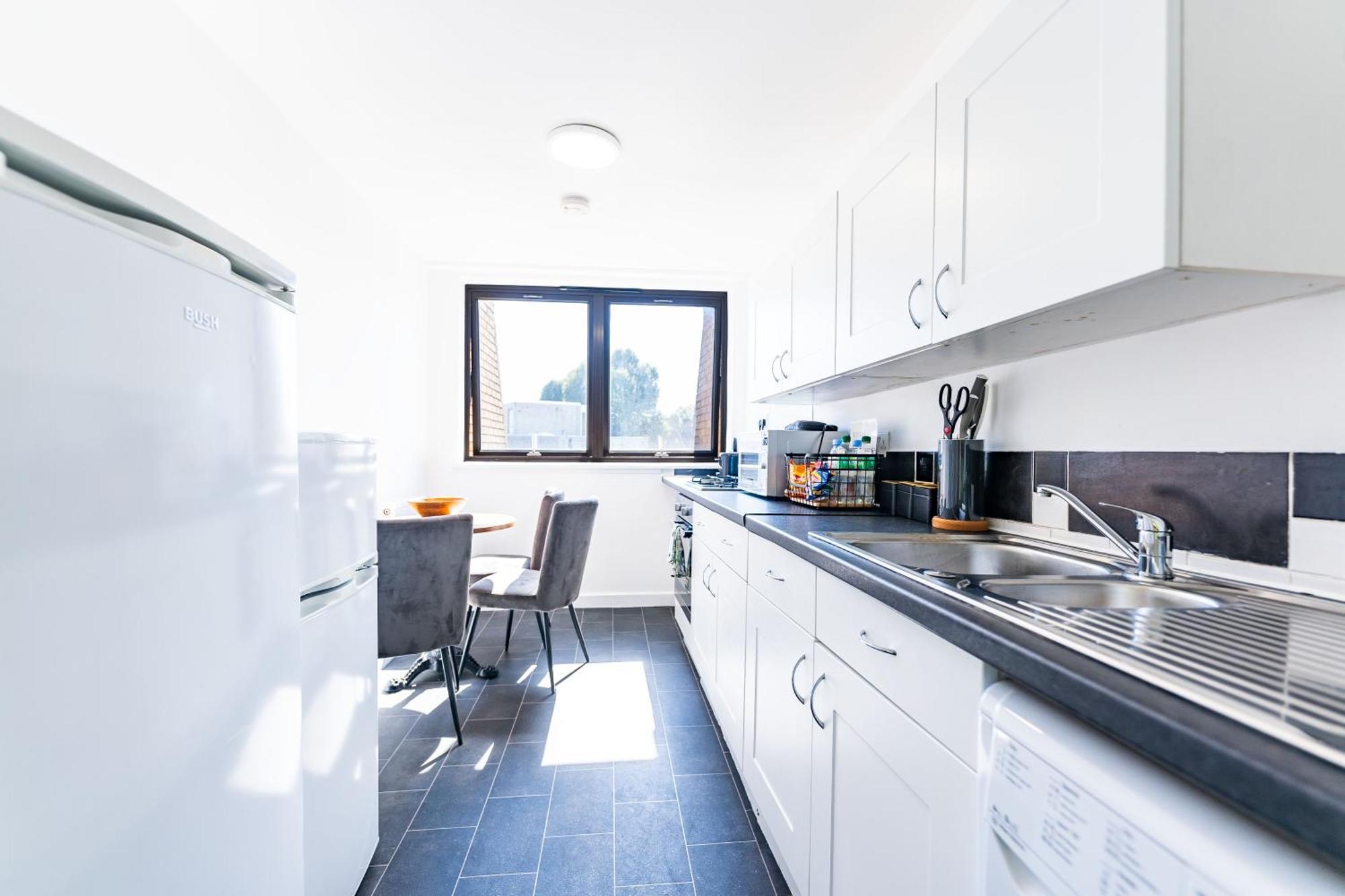 Luxury 3 Bedroom Flat With Balcony In Westbourne Park Лондон Экстерьер фото